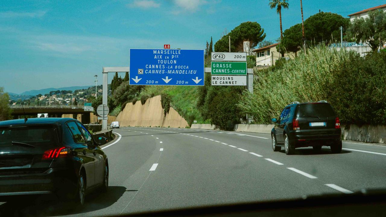 French autoroute direction signs
