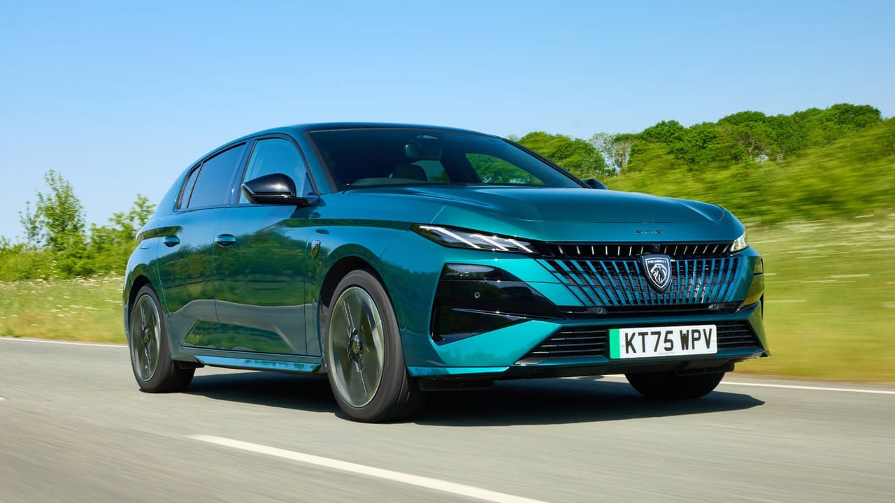 Peugeot 308 in blue