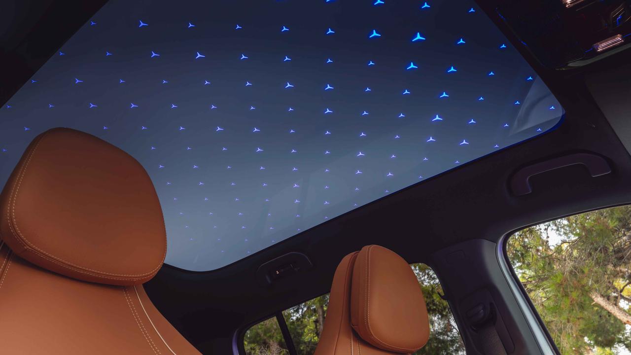 New Mercedes GLB panoramic sunroof