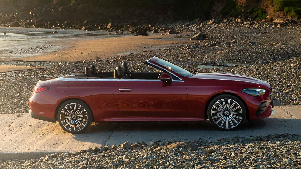 Mercedes CLE side on