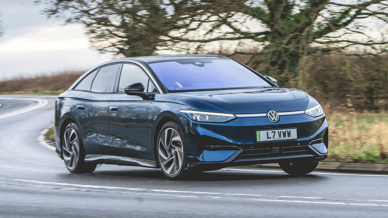Volkswagen ID.7 in blue