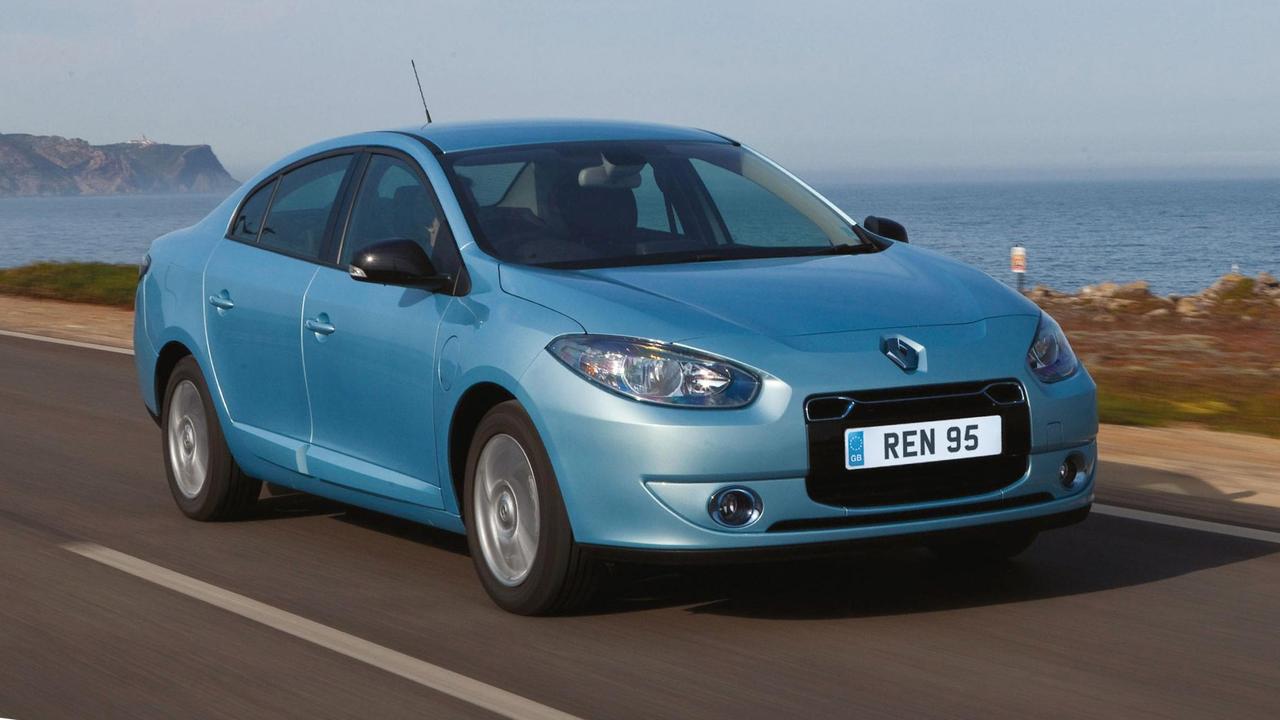 Renault Fluence driving