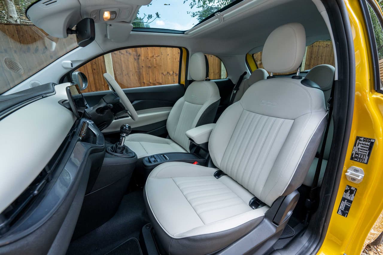 Fiat 500 Hybrid seats