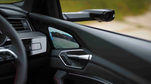 Audi Q8 e-tron digital mirrors
