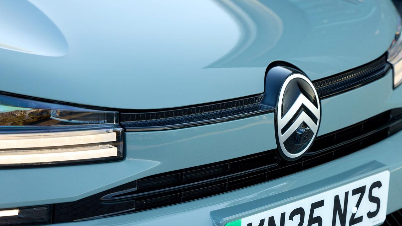 Citroen C4 X front detail