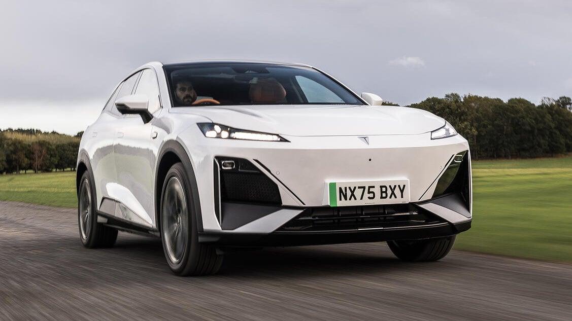 Changan Deepal S07 driving