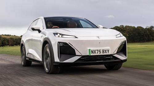 Changan Deepal S07 driving