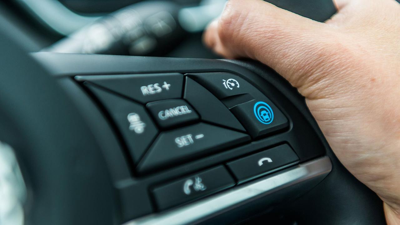 Nissan ProPilot Assist button detail