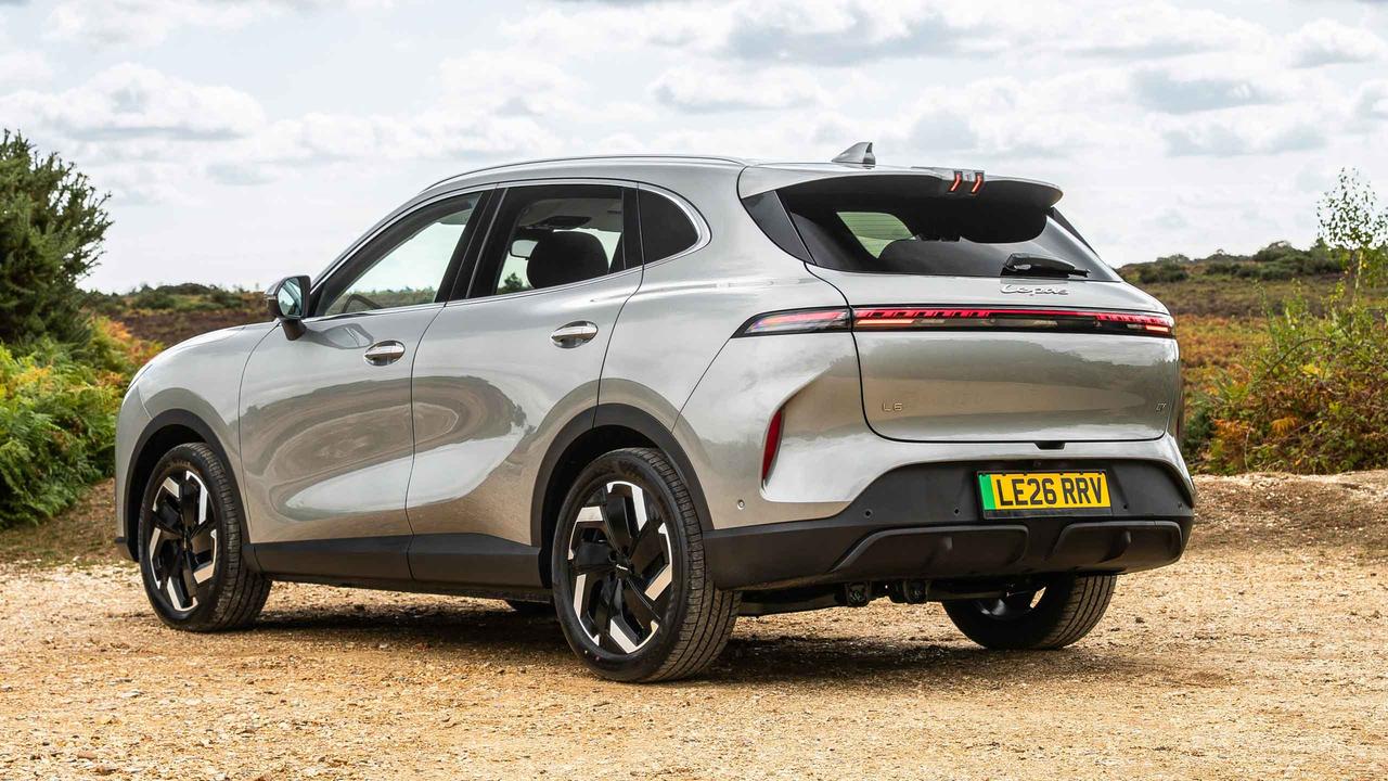 Lepas L6 EV rear three-quarter