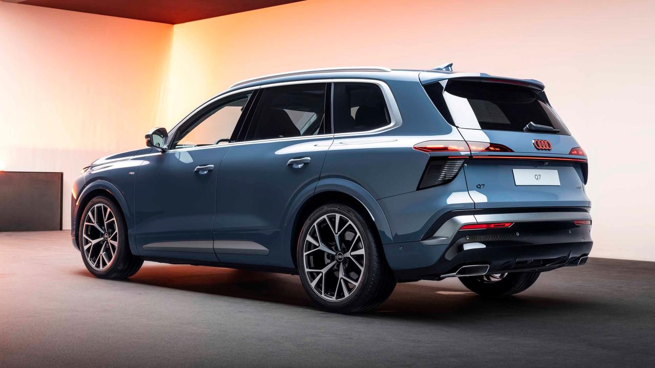 2026 Audi Q7 rear