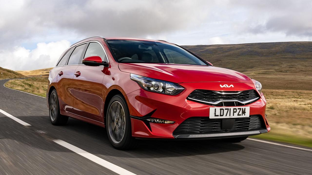 Kia Ceed Sportswagon estate in red