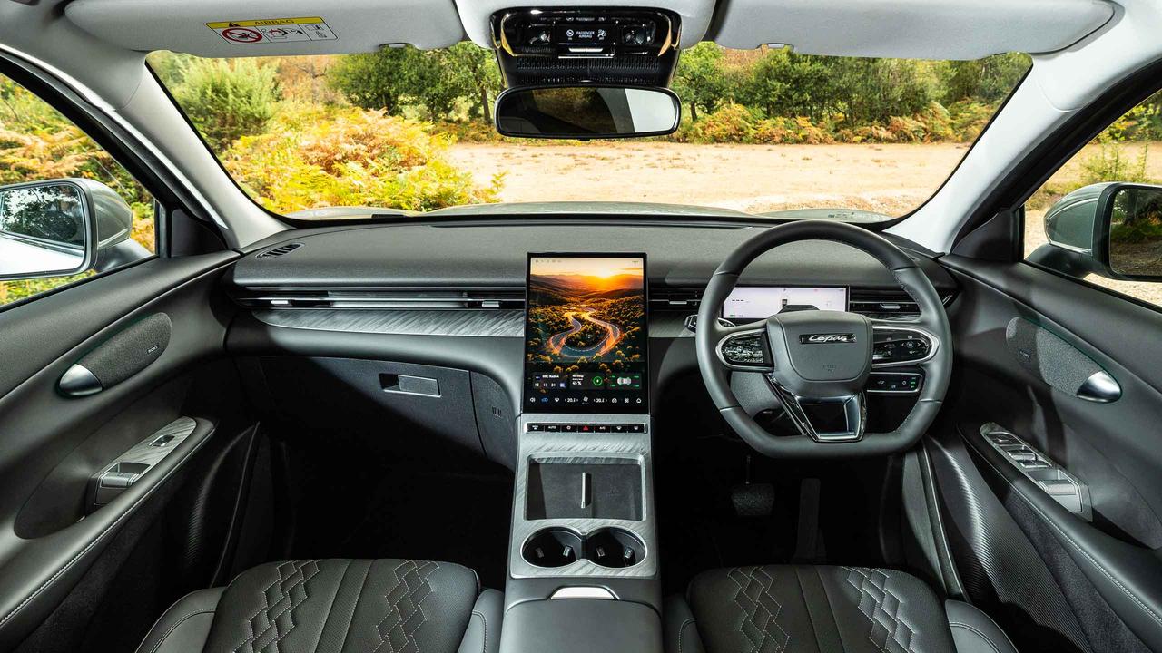 Lepas L6 EV interior