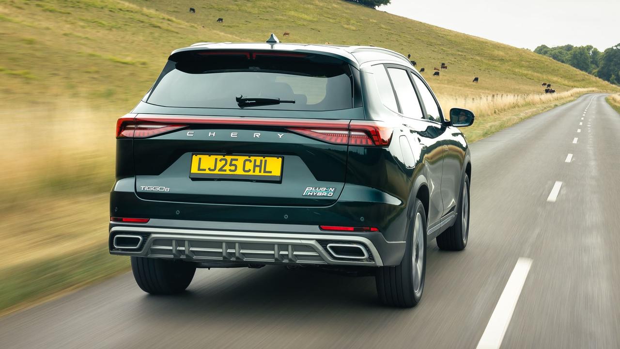 Chery Tiggo 8 driving rear view
