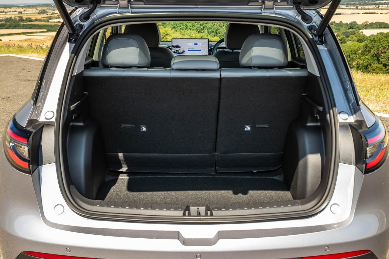 Geely EX2 boot