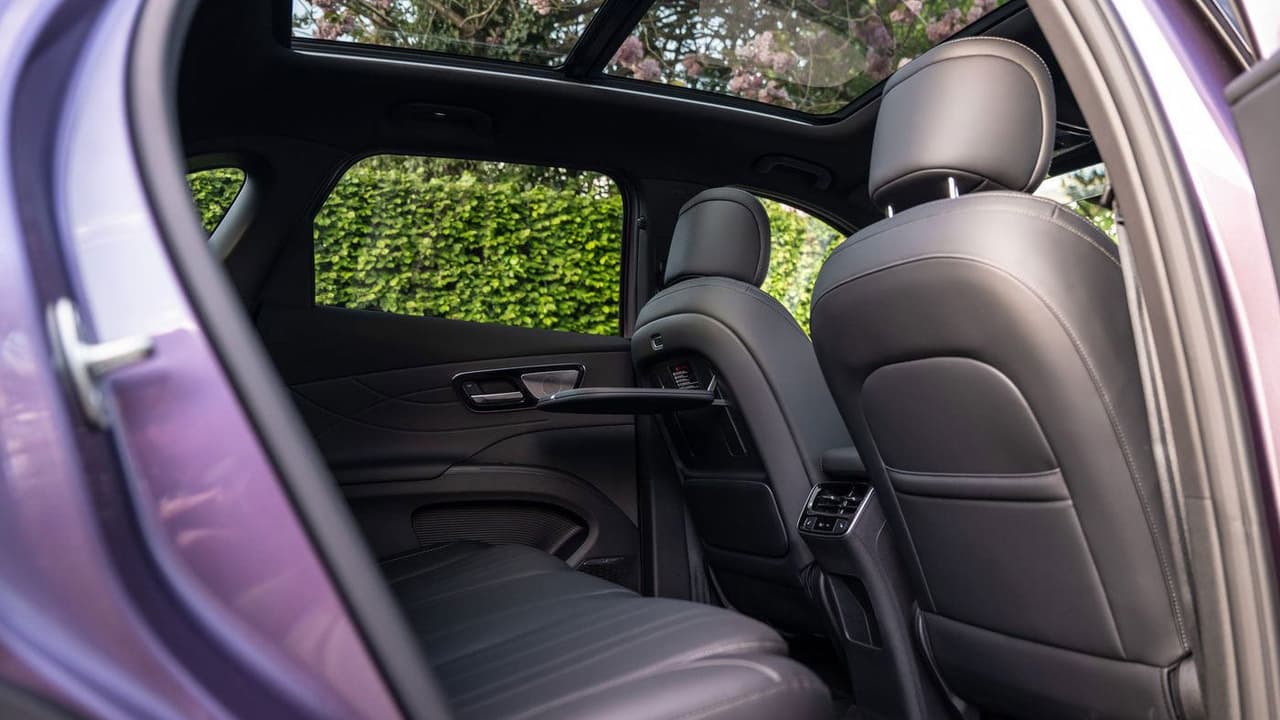Lepas L8 rear seats