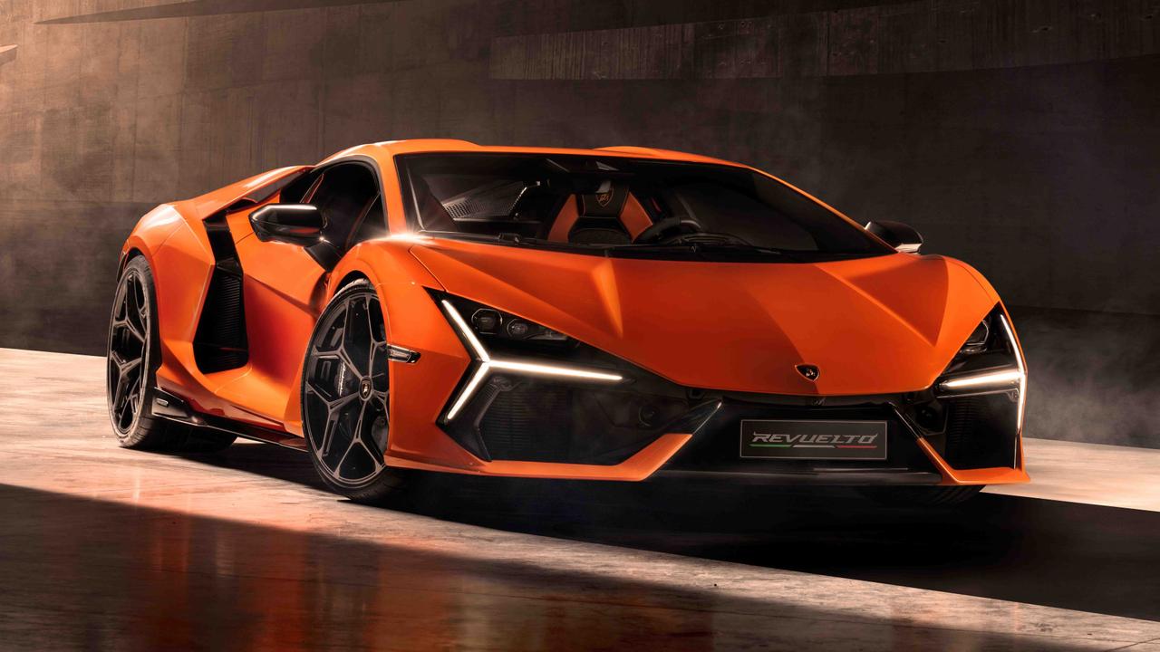 Lamborghini Revuelto in orange