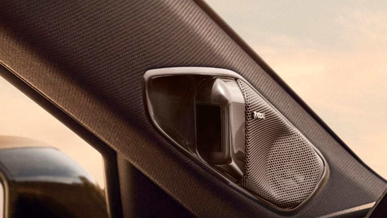 Peugeot 408 with Focal stereo