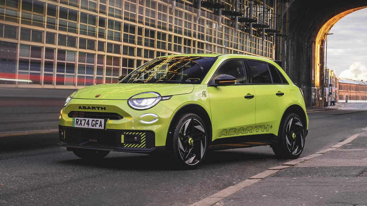 Abarth 600e in green