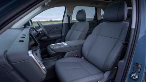 Leapmotor B10 front seats