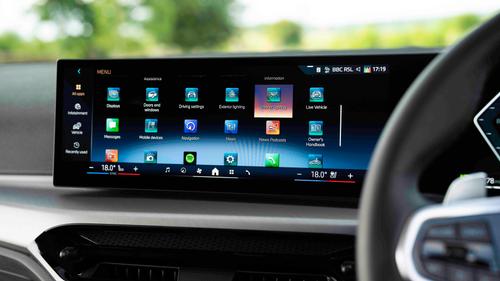 BMW 2 Series coupe touchscreen