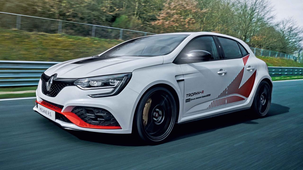 Renault Megane RS Trophy-R driving