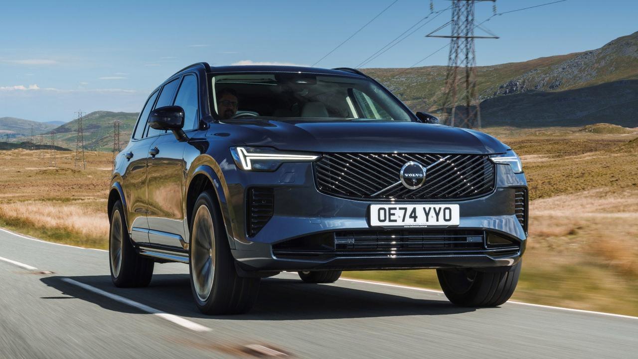 Volvo XC90 in blue