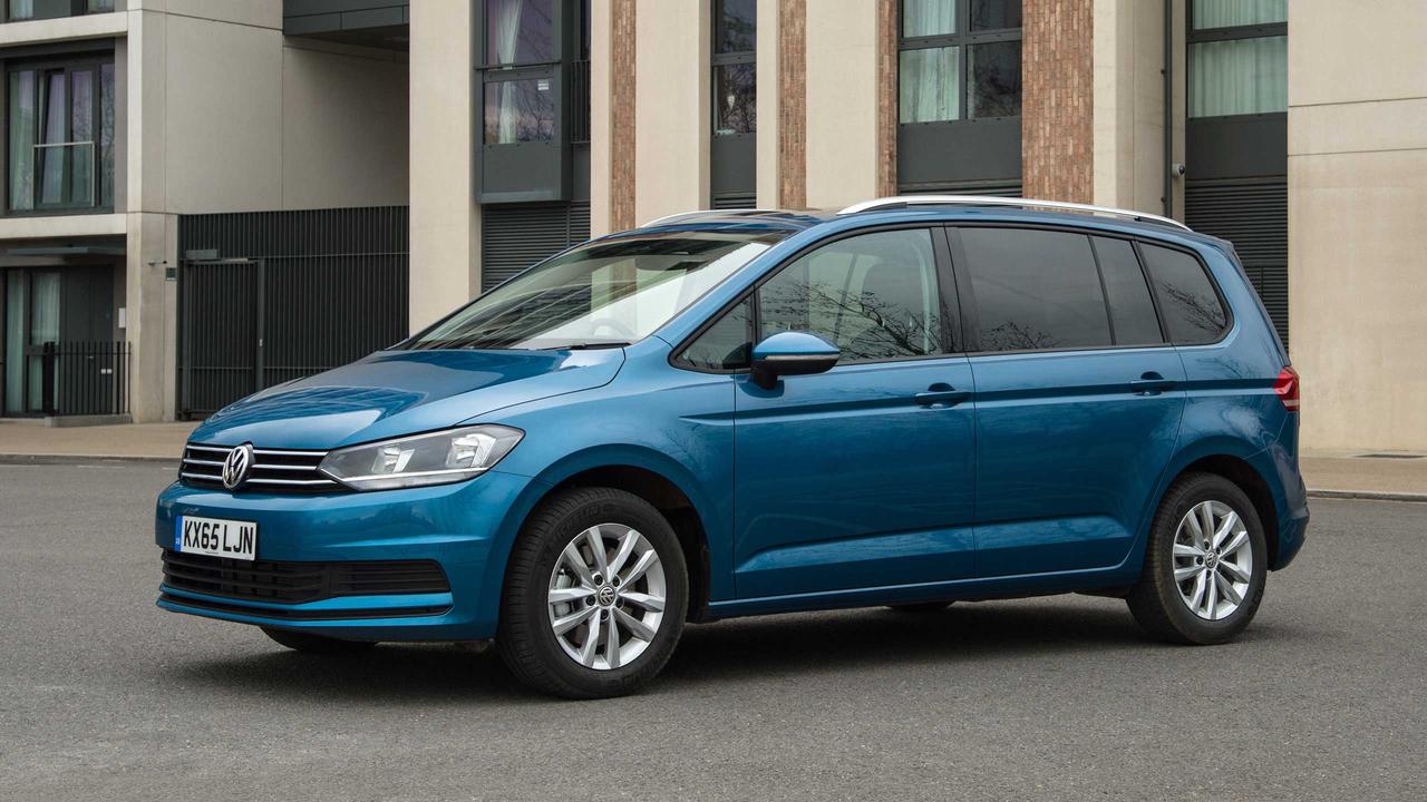 Volkswagen Touran front/side view