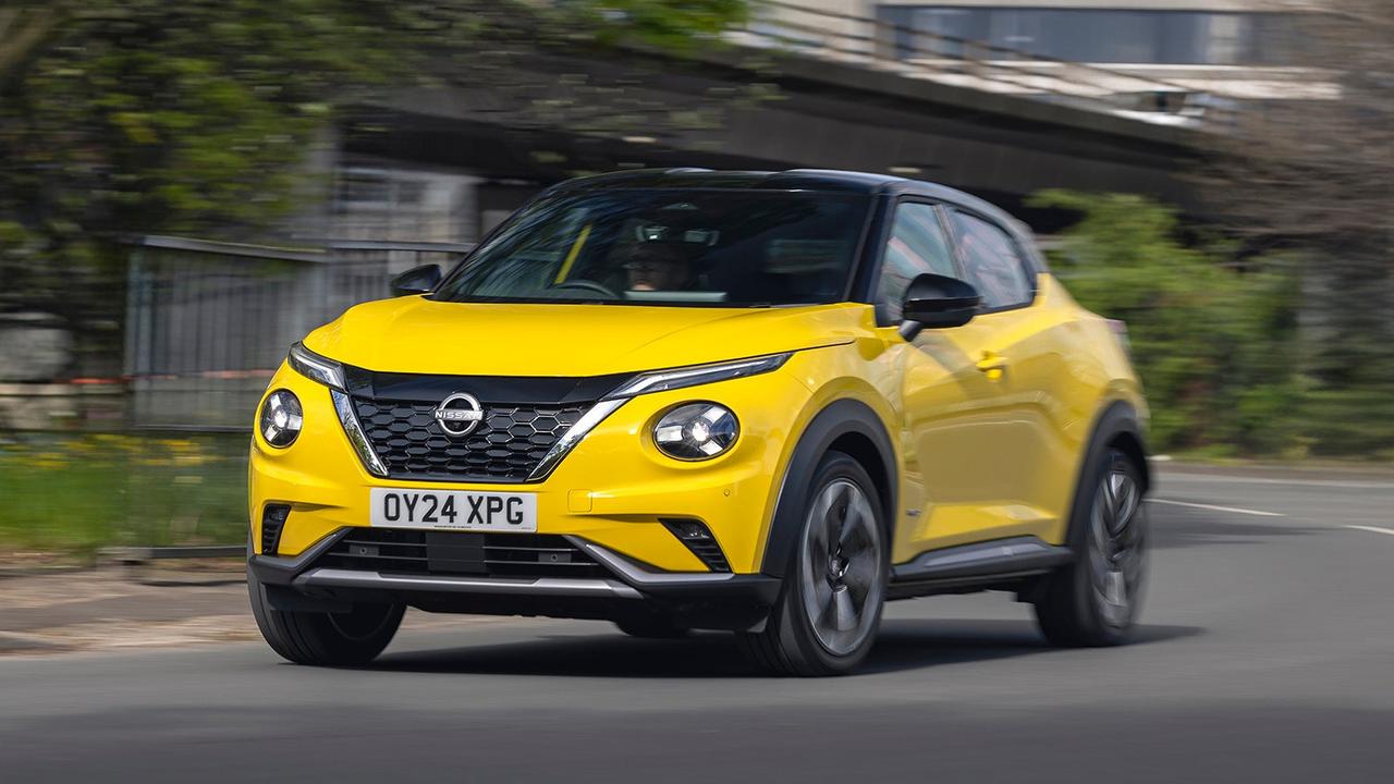 Nissan Juke in yellow