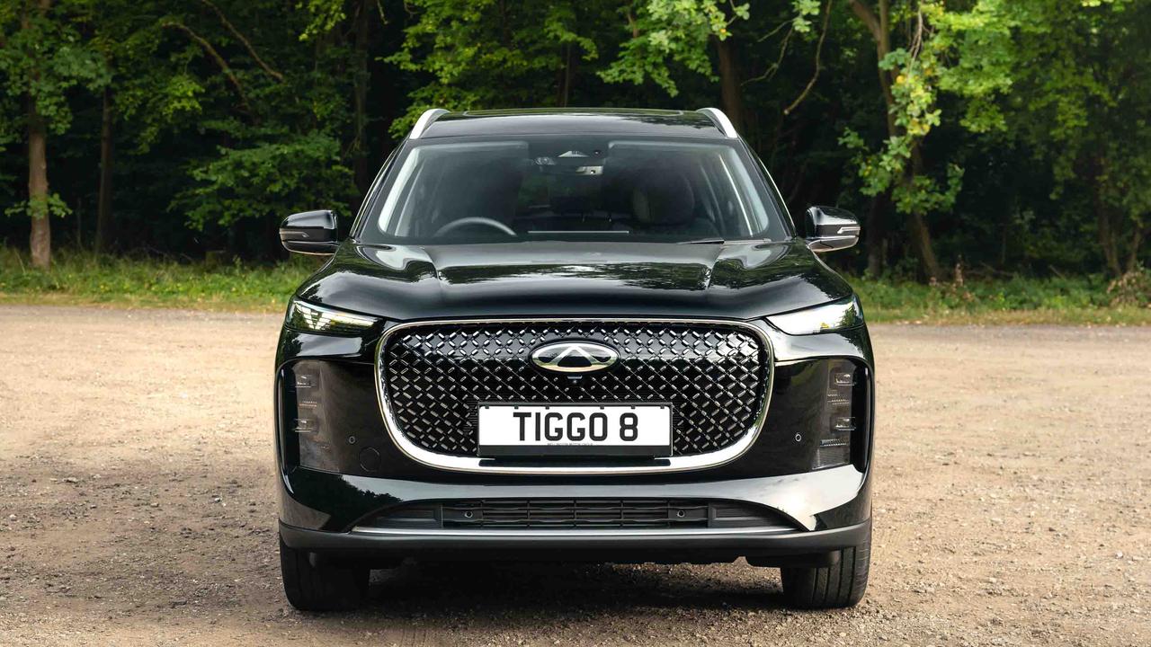 Chery Tiggo 8 front end, petrol model