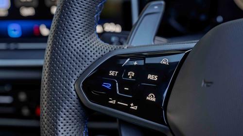 VW Golf R steering wheel buttons