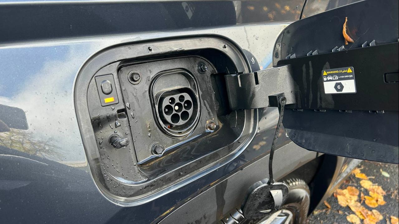 Hyundai Tucson PHEV charging port