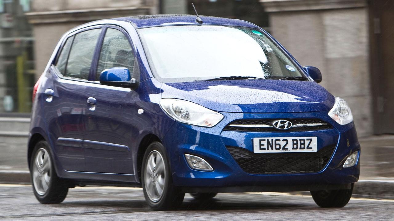 First generation Hyundai i10 in blue