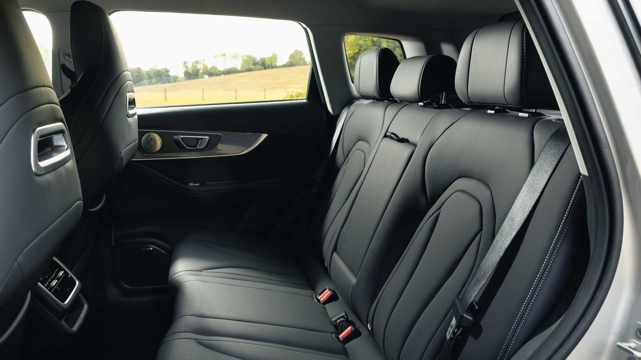 Chery Tiggo 7 rear seats