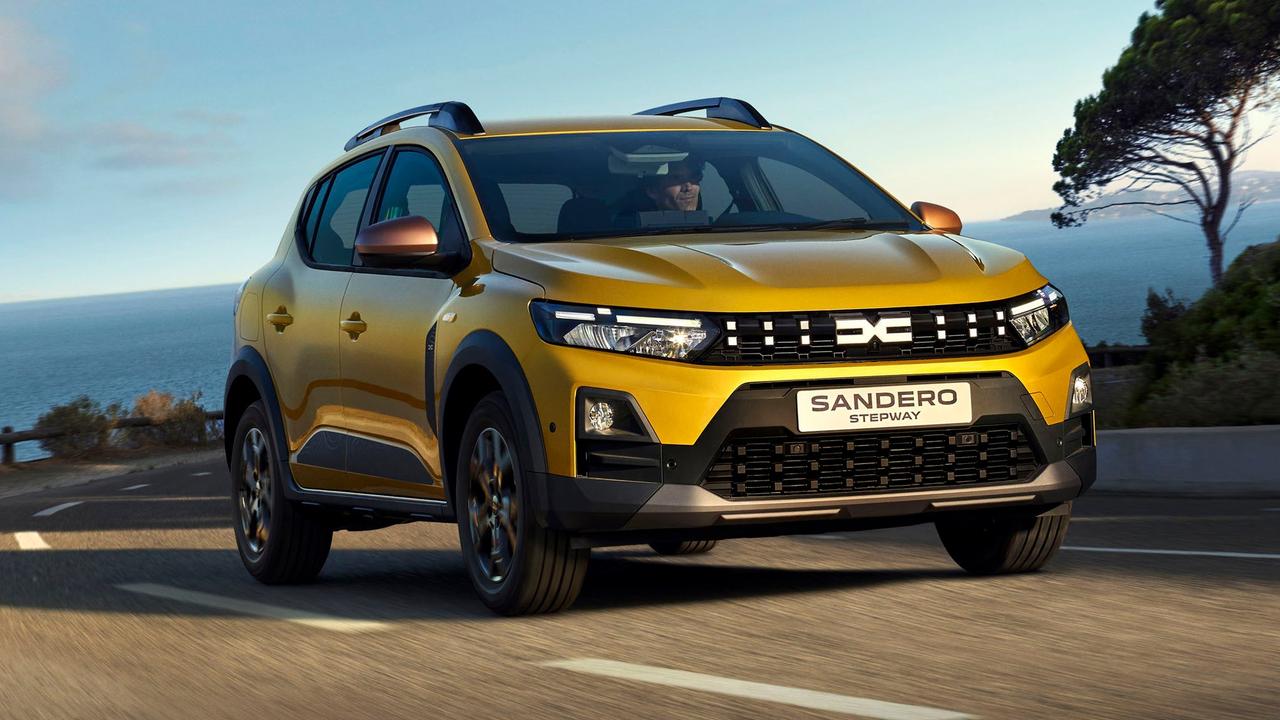 New Dacia Sandero Stepway driving