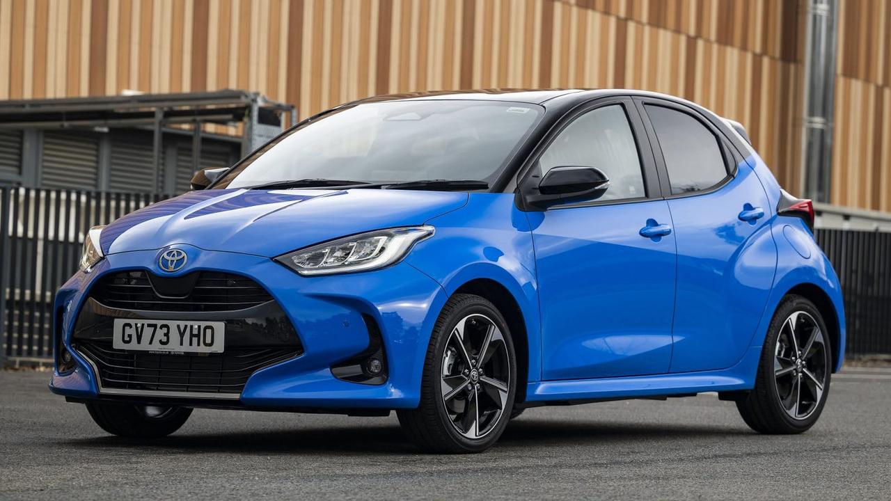 Toyota Yaris (mk4) in blue