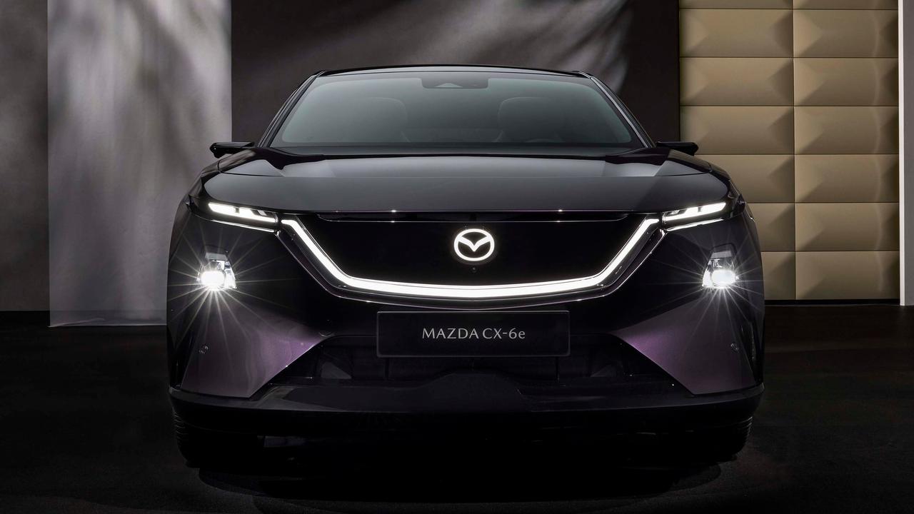 2026 Mazda CX-6e front