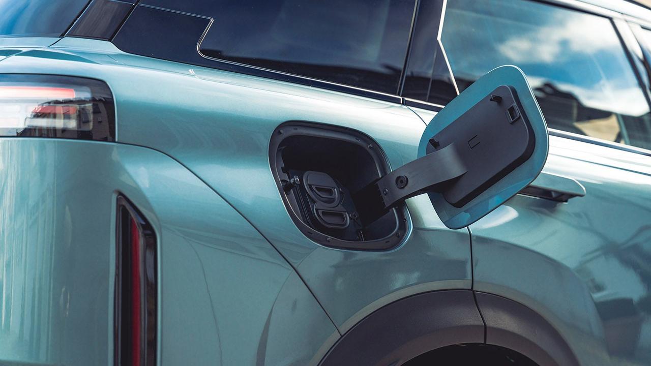 Jaecoo 7 charging port detail