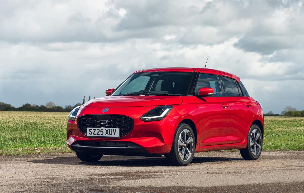 2025 suzuki swift front static
