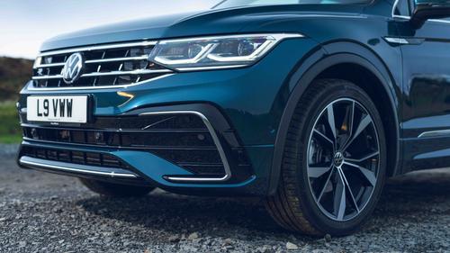 Volkswagen Tiguan front end detail
