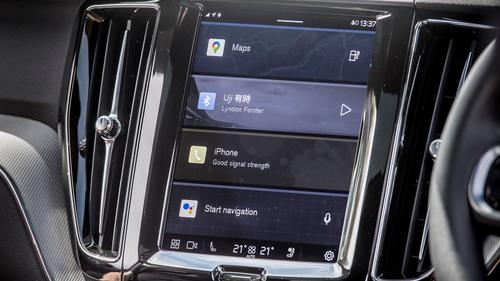 Volvo XC60 review infotainment system