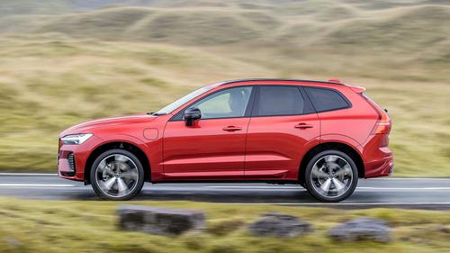 Volvo XC60 review side