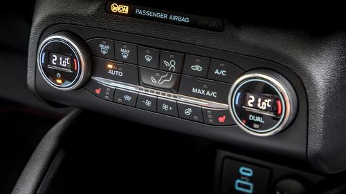 Ford Kuga climate control dials