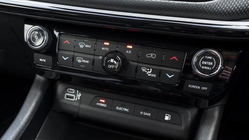Jeep Compass Trailhawk climate controls