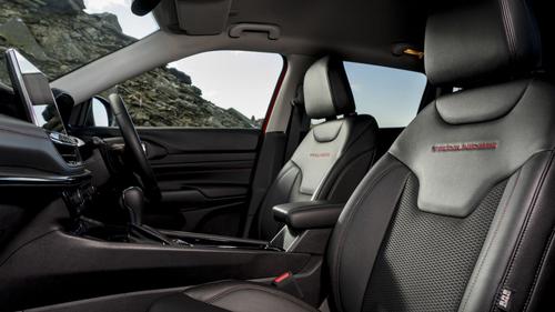 Jeep Compass Trailhawk seats