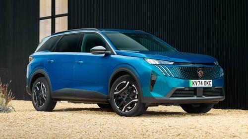 2024 Peugeot e-5008 front view