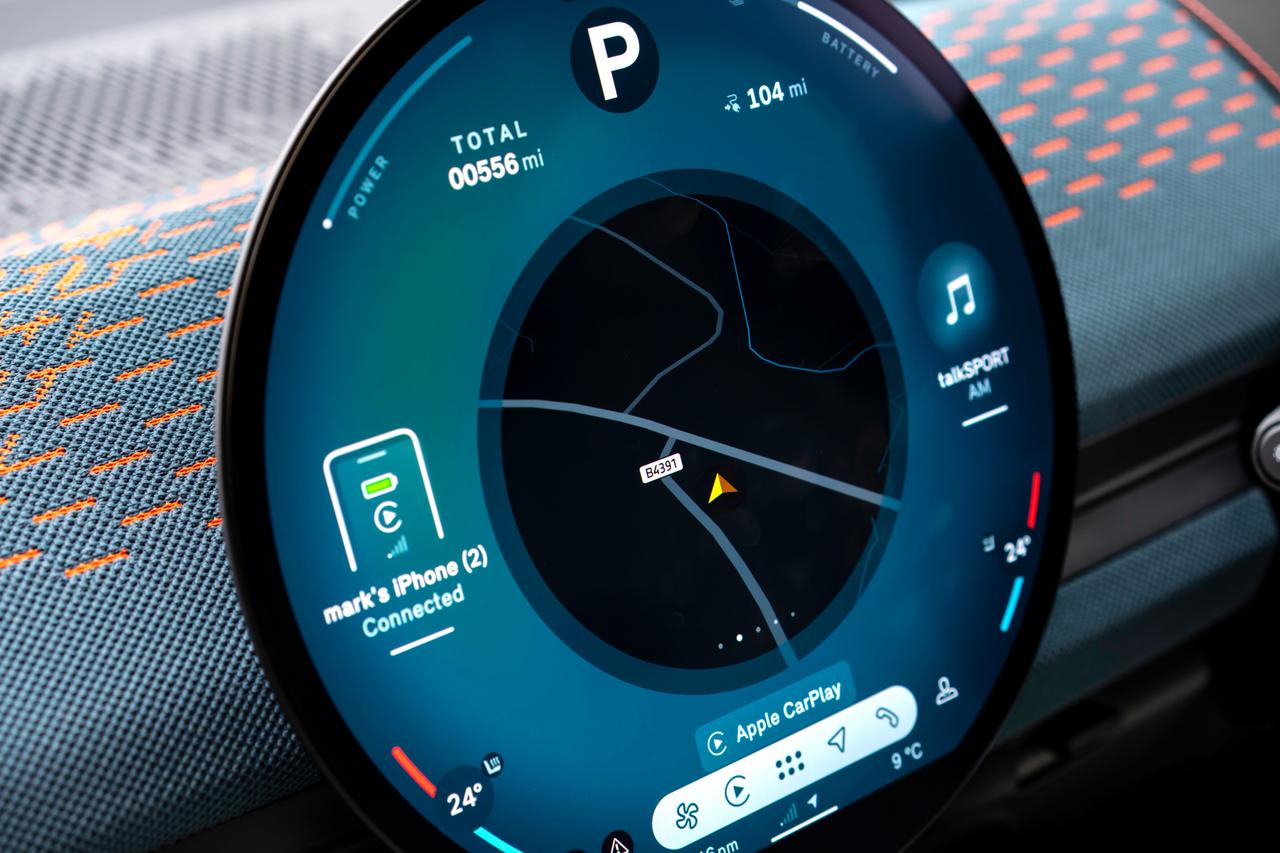 Mini Aceman infotainment system