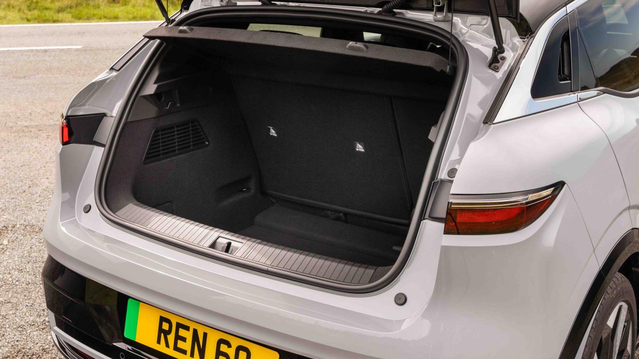 Renault Megane E-Tech boot