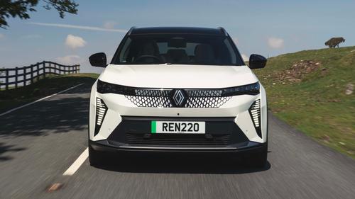 Renault Scenic E-Tech driving front view