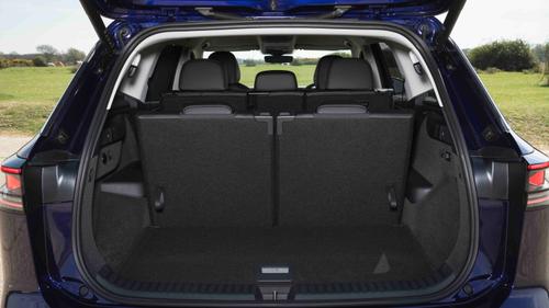 Volkswagen Tayron boot with seats up