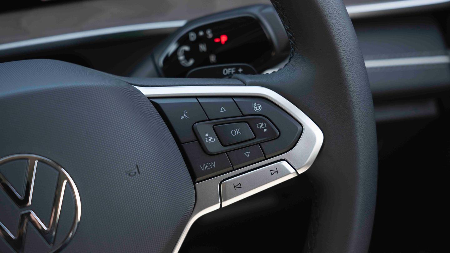 Volkswagen Tayron steering wheel buttons